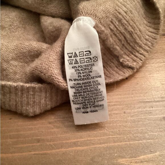 TAHARI SIZE LARGE TAN KNIT CROPPED BUTTON FRONT CARDIGAN SWEATER - Picture 7 of 7